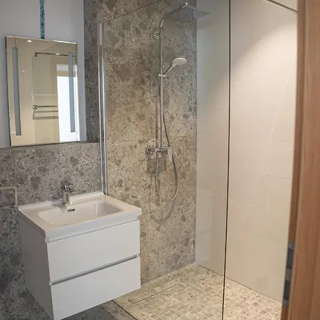 Diamond Luxury Apartment *